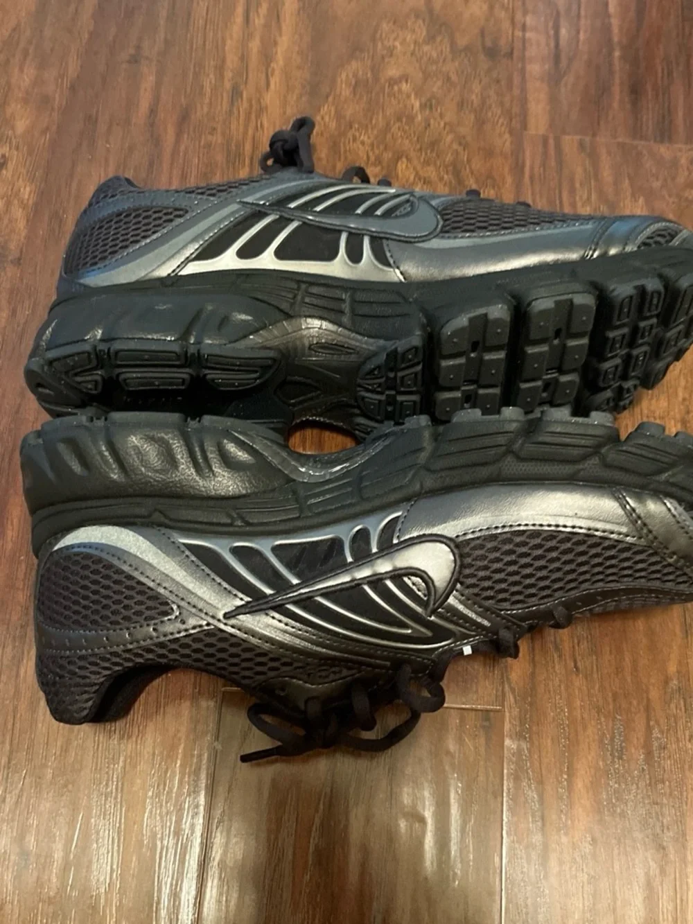Nike Men’s Black air max moto 2k